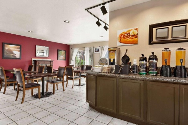 Ramada by Wyndham Arcata image 15