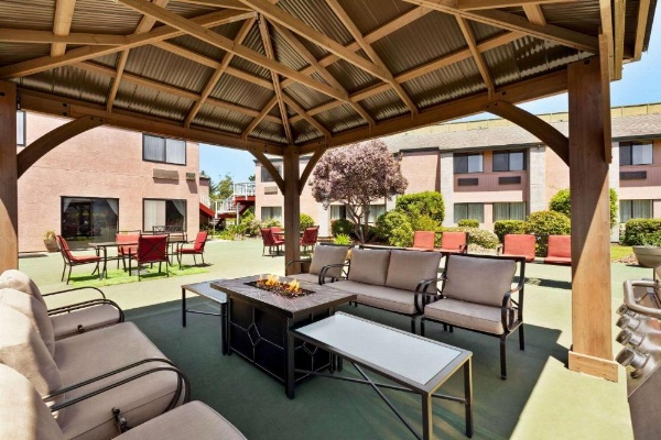 Ramada by Wyndham Arcata image 17