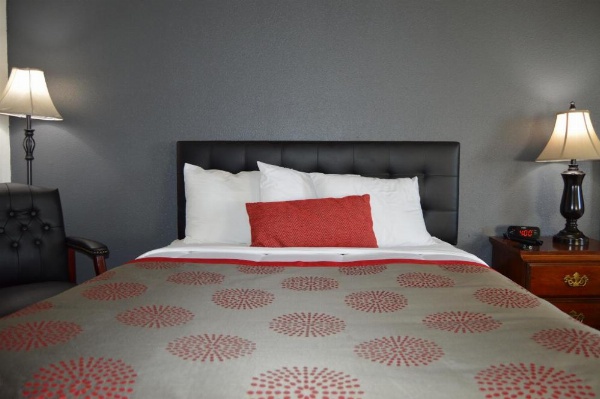 Ramada by Wyndham Arcata image 30