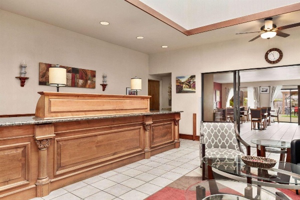 Ramada by Wyndham Arcata image 4