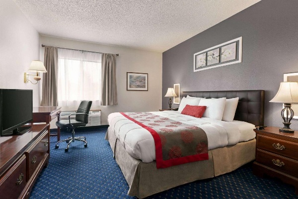 Ramada by Wyndham Arcata image 5